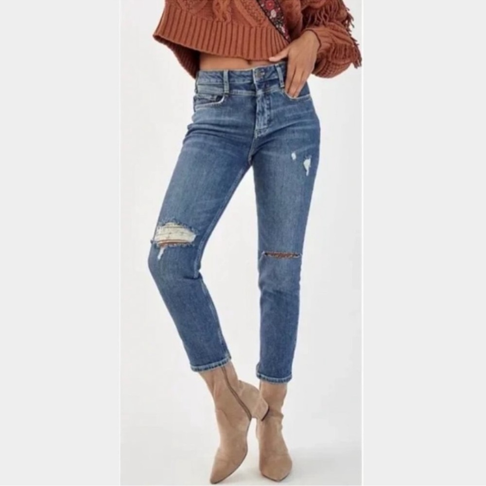 NWT ANTHROPOLOGIE Pilcro High Rise Distressed Slim Straight Denim Jeans 29